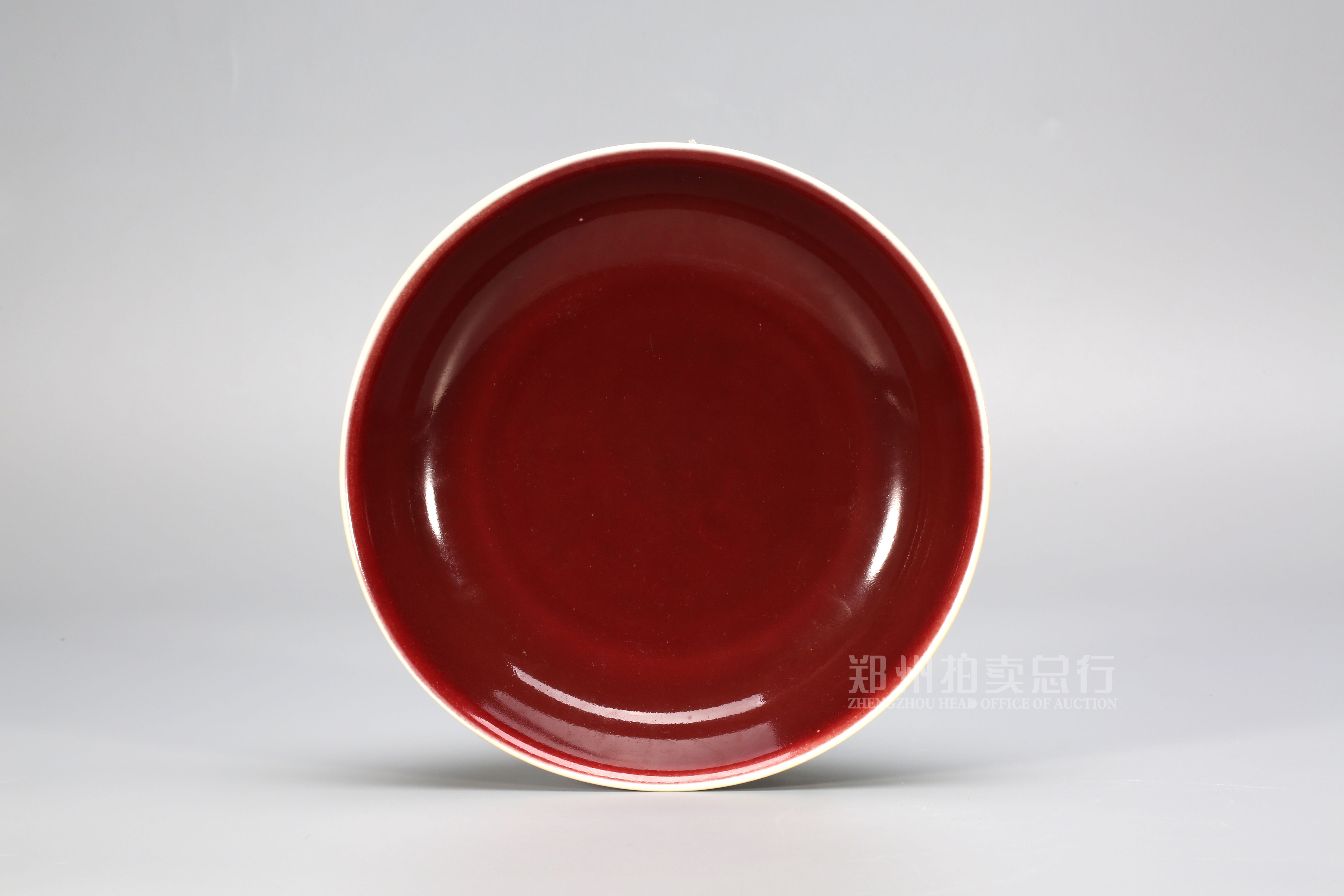 清乾隆霁红釉盘